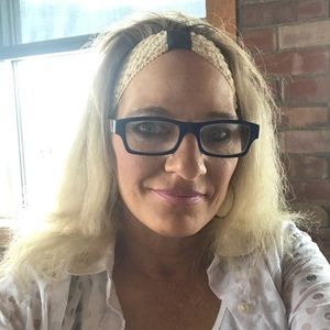 Meet your Posher, Felicia